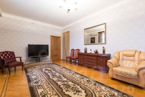 4-комн.апарт., 90 м², этаж 5