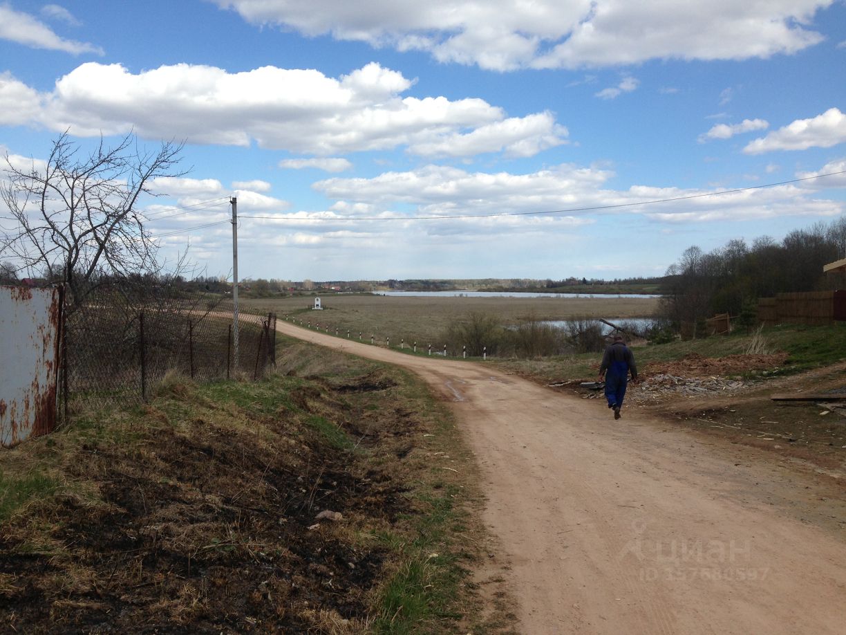 Купить загородную недвижимость в деревне Скирино Солецкого района, продажа  загородной недвижимости - база объявлений Циан. Найдено 1 объявление