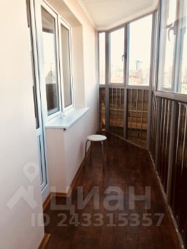 2-комн.кв., 72 м², этаж 4