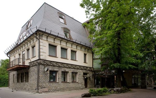 Административное здание на ул. Садовая-Черногрязская, 13/3к1