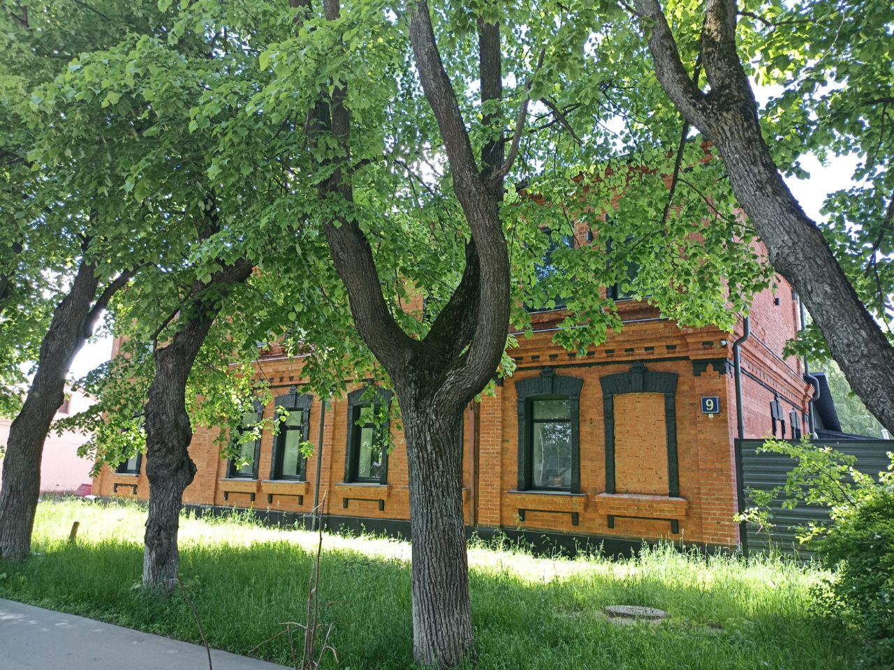 Бизнес Центр на ул. Василия Ботылёва, 9