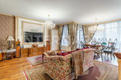 4-комн.кв., 204 м², этаж 4