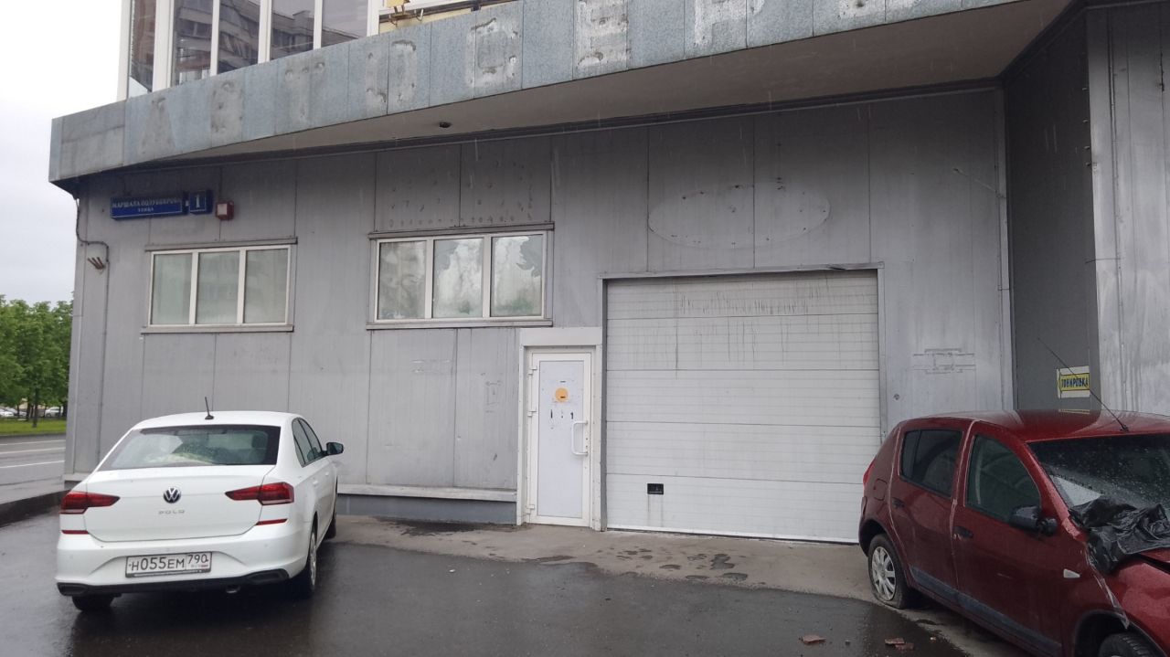 продажа помещений в ТЦ на ул. Маршала Полубоярова, 1