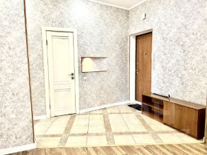 2-комн.кв., 81 м², этаж 4