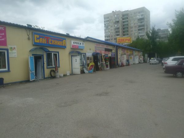 Специализированный торговый центр на ул. Цесиса, 11с1
