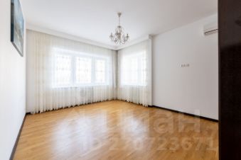 4-комн.кв., 140 м², этаж 3