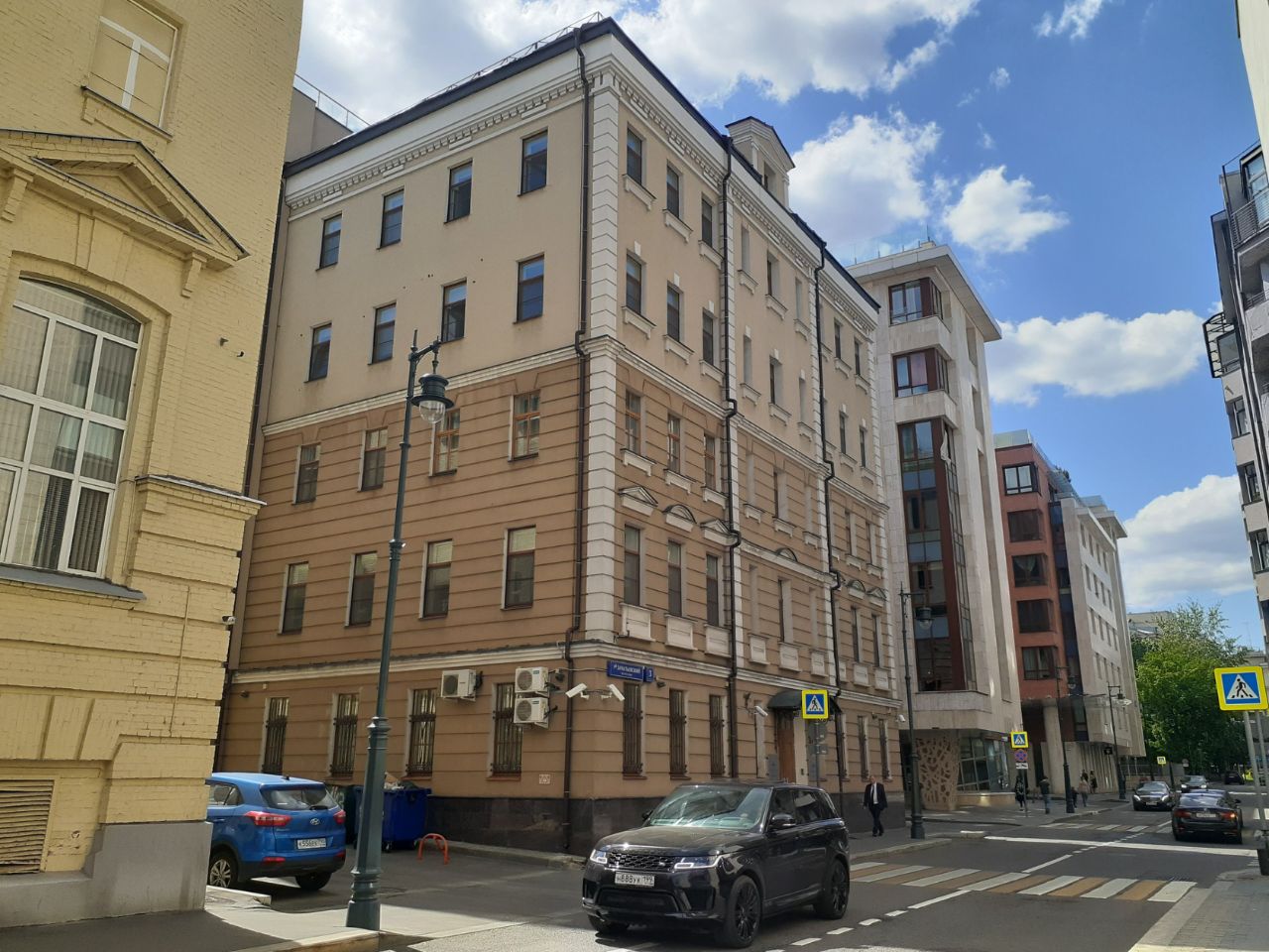 продажа помещений в БЦ в 1-м Зачатьевском переулке, 3с1