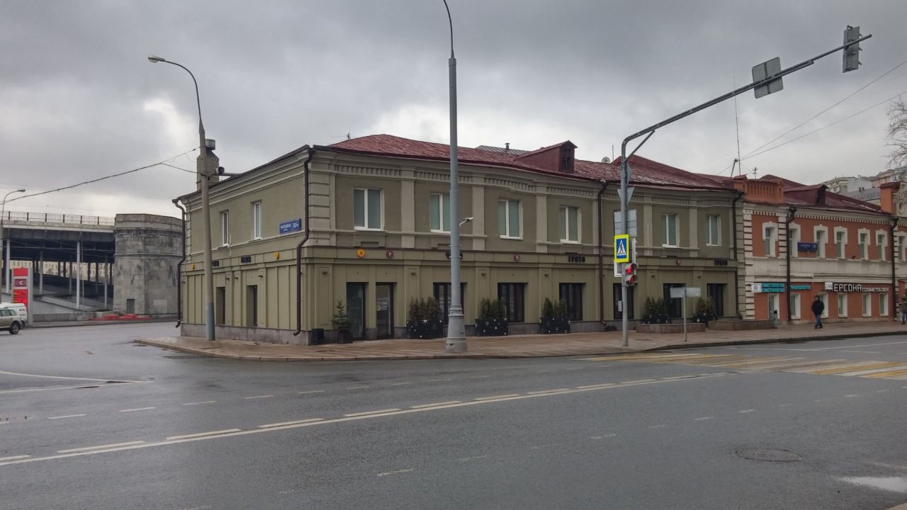 Торговом центре на ул. Народная, 22/13