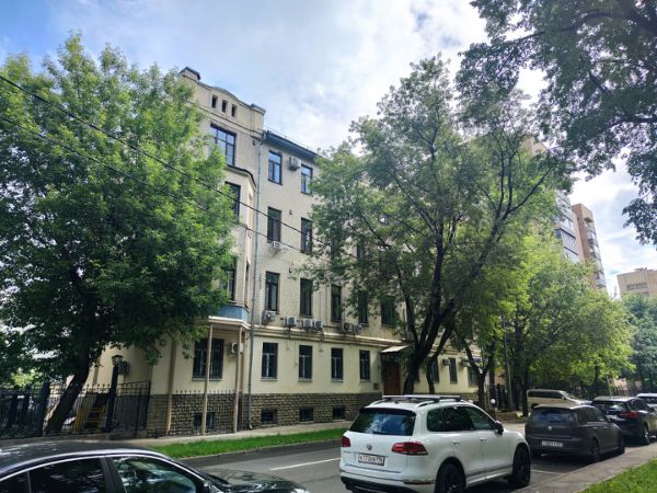Бизнес-центр в Институтском переулке, 16