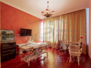 4-комн.кв., 258 м², этаж 2