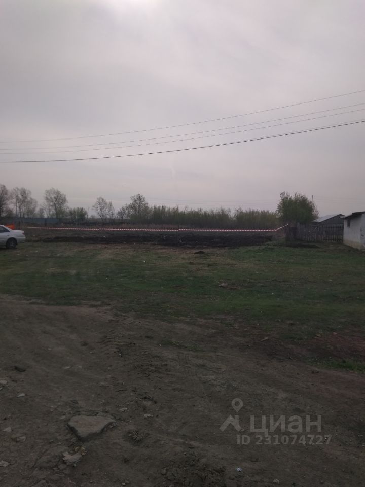 Продается участок в Барнауле. Просторное место, ровная земля. Отличный вариант для строительства дома или дачи.