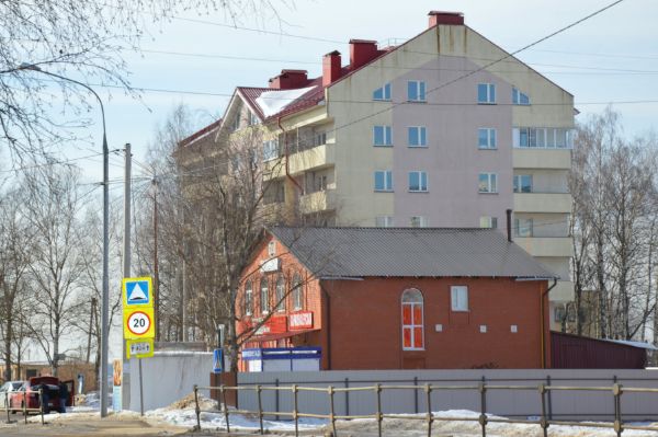 Торгово-офисный комплекс на ул. Шишунова, 1А