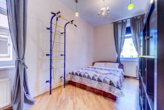 3-комн.кв., 80 м², этаж 3