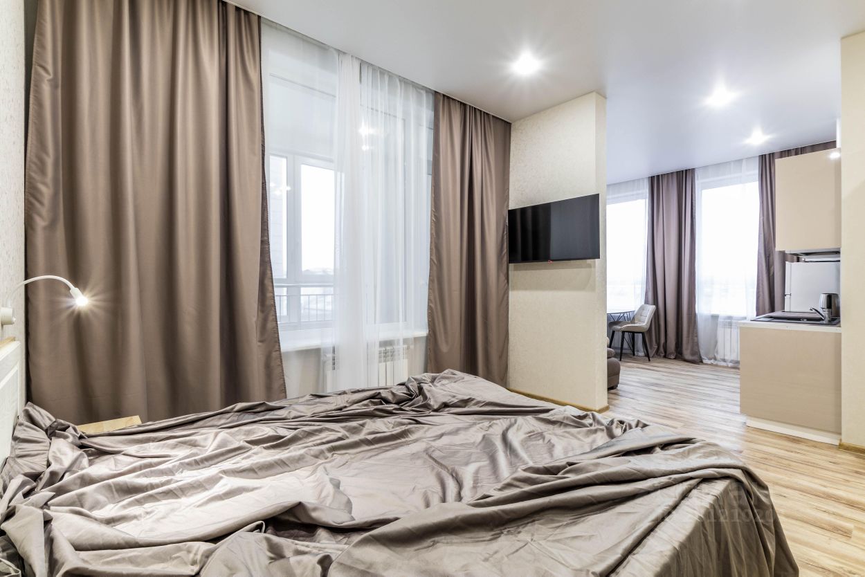 Современная квартира посуточно в Екатеринбурге, 55 кв.м, кухня 10 кв.м, жилая 30 кв.м, 6 этаж, 1 комната, стильный интерьер, без отделки