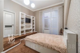 3-комн.кв., 200 м², этаж 2