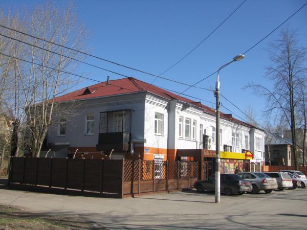 Отдельно стоящее здание на ул. Лобвинская, 20