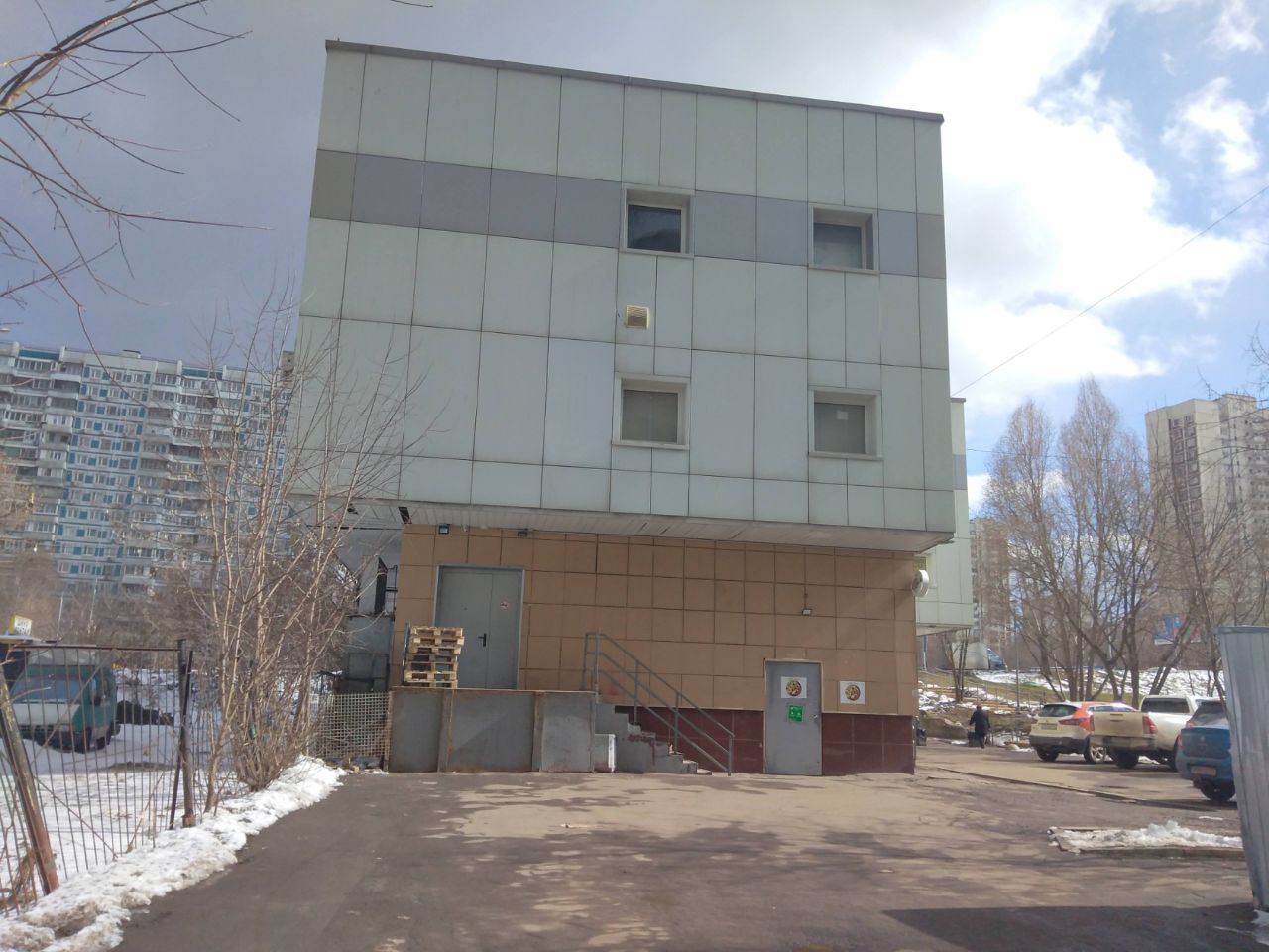 Торговом центре на ул. Мусы Джалиля, 4А