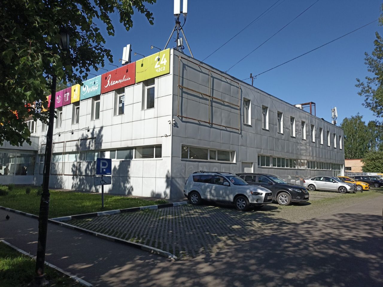 ТЦ на Лихачёвском шоссе, 6