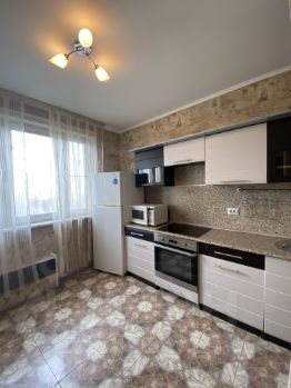 3-комн.кв., 90 м², этаж 7