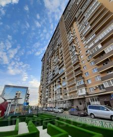 2-комн.кв., 81 м², этаж 25