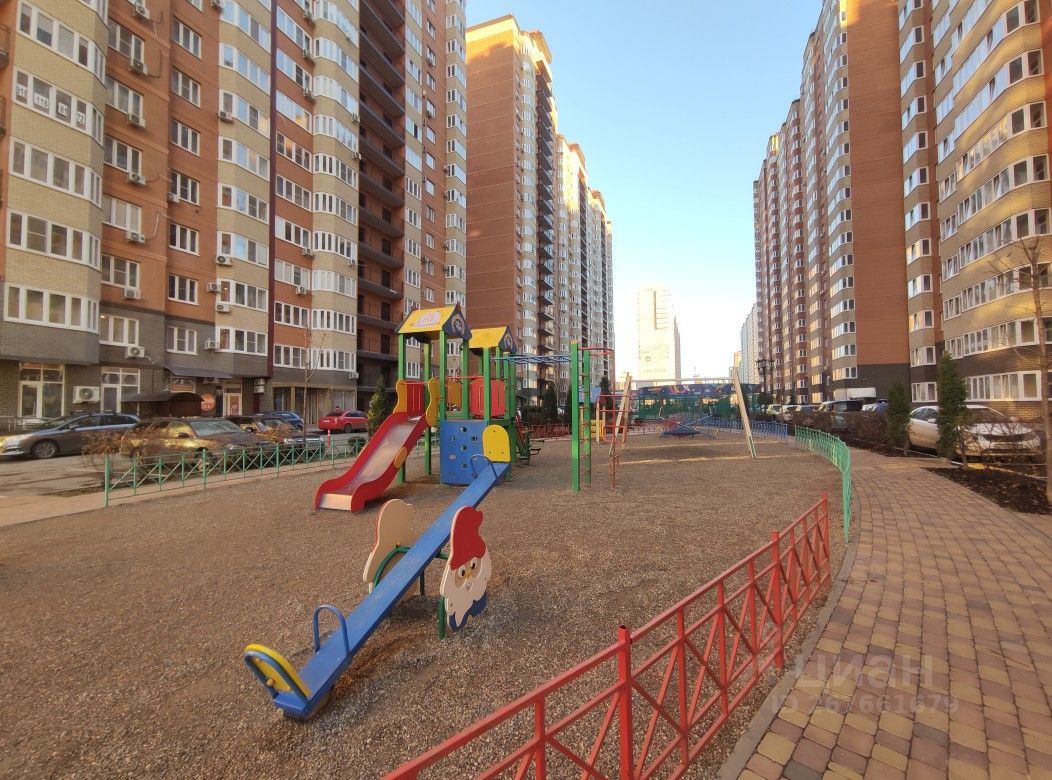 Продаю квартиру-студию 24м² ул. Им. Героя Яцкова И.В., 19, Краснодар, Краснодарс