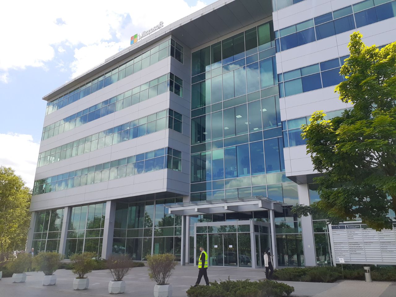 продажа помещений в БЦ Крылатские Холмы (на ул. Крылатская, 17к1)