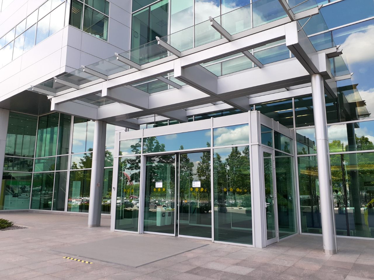 Бизнес Центр Крылатские Холмы (на ул. Крылатская, 17к1)