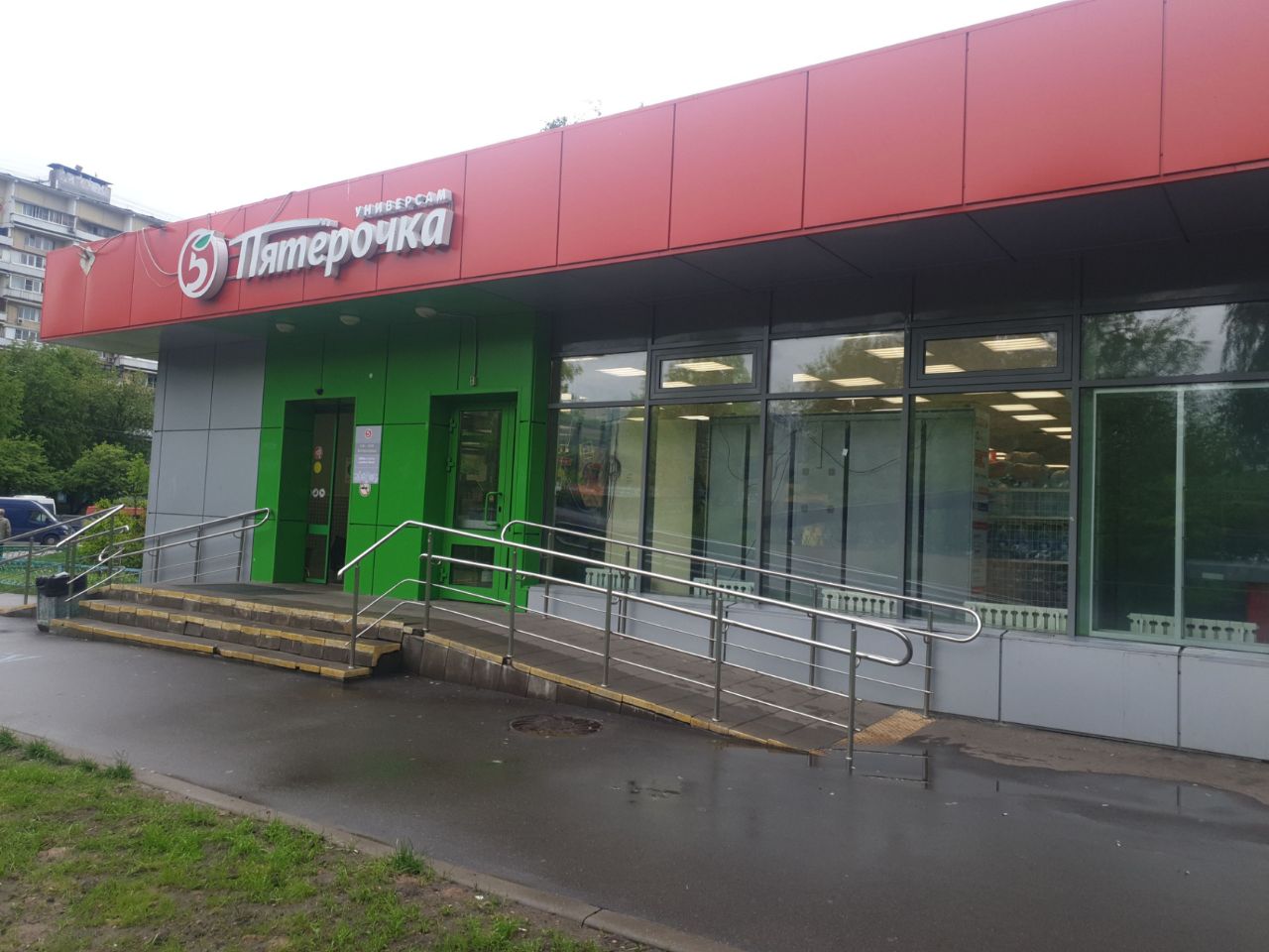 Торговом центре на Ореховом бульваре, 12к2А