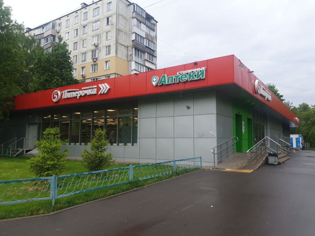 Торговом центре на Ореховом бульваре, 12к2А