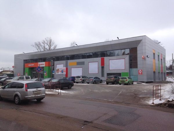 Торговый центр на ул. Крестьянская, 18