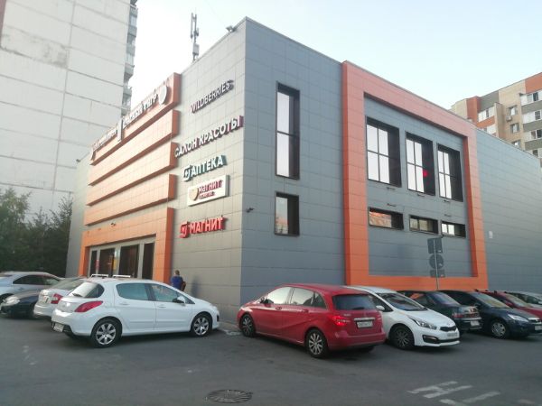 Торговый центр на проспекте Мельникова, 4с1