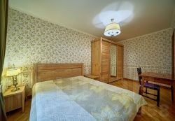 2-комн.кв., 72 м², этаж 1