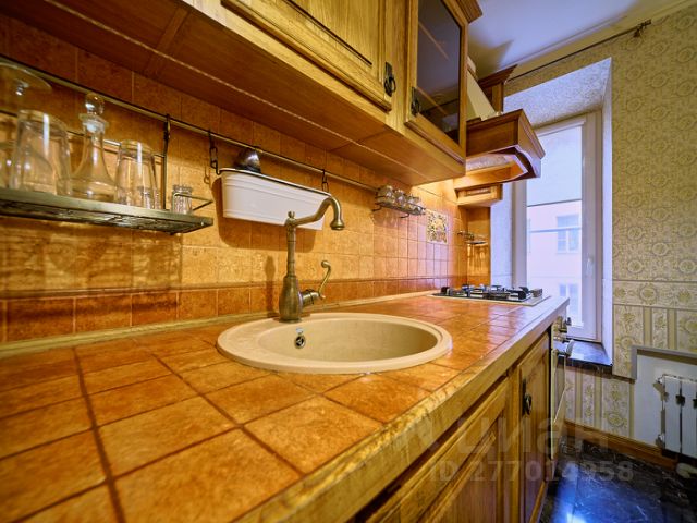 2-комн., 72 м², 1/4 этаж