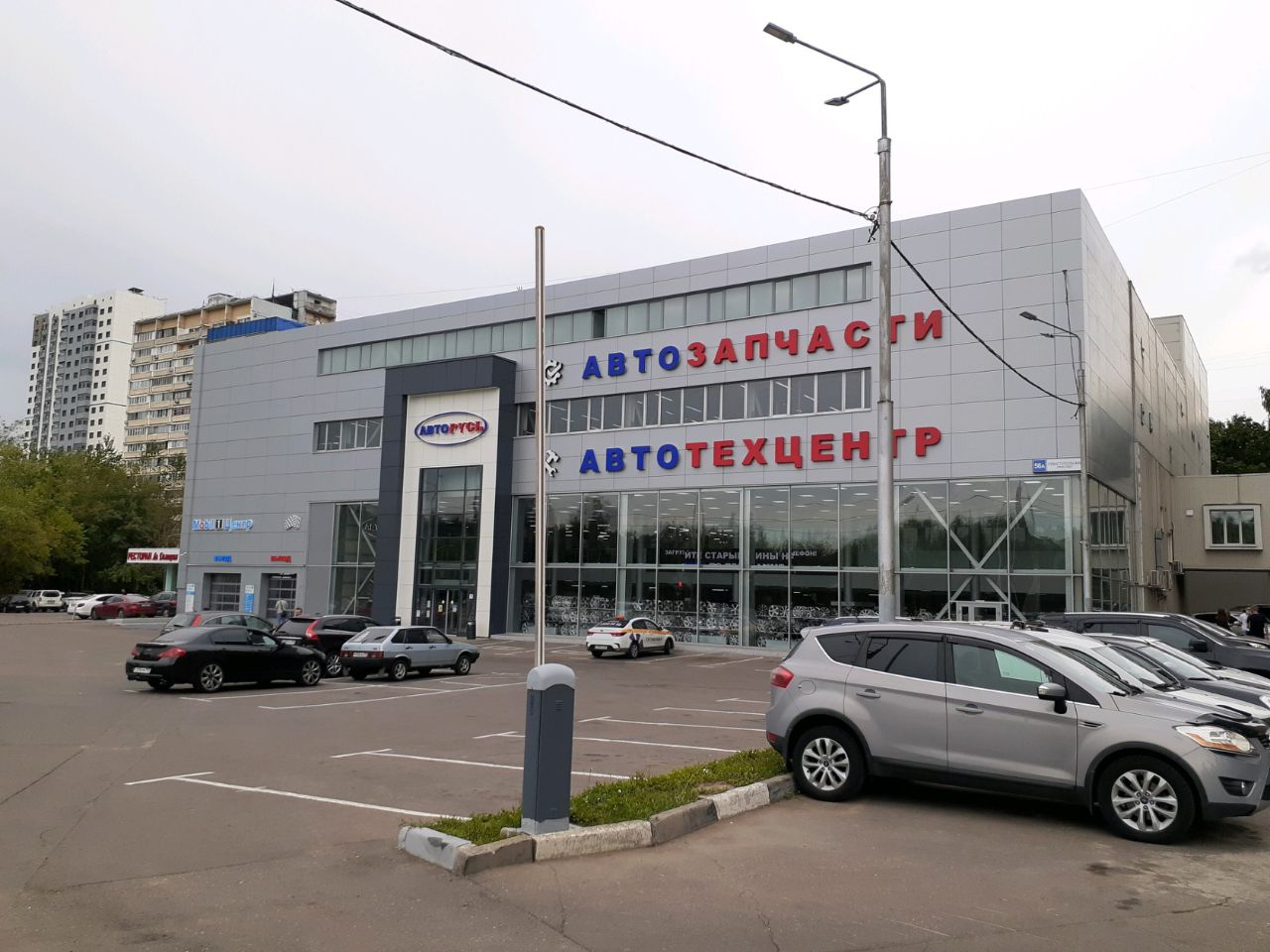 продажа помещений в ТЦ на Севастопольском проспекте, 56А