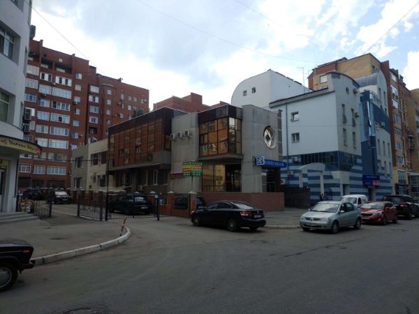 Отдельно стоящее здание на ул. Садовая, 219