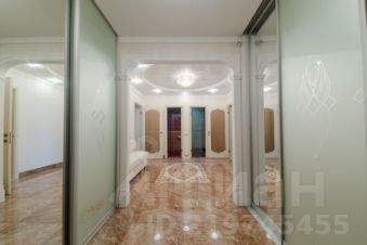 2-комн.кв., 90 м², этаж 3