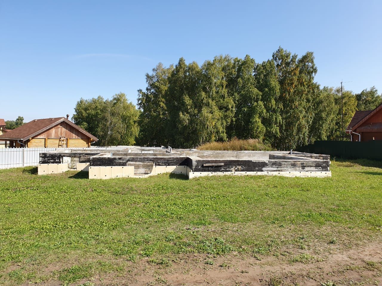 Купить загородную недвижимость в коттеджном поселке Тихая Речка в деревне  Прудки, продажа загородной недвижимости - база объявлений Циан. Найдено 3  объявления