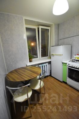 2-комн.кв., 50 м², этаж 3