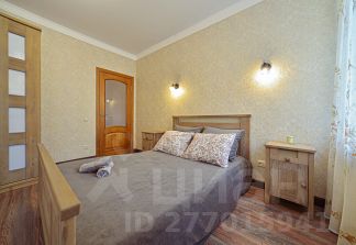 3-комн.кв., 90 м², этаж 3