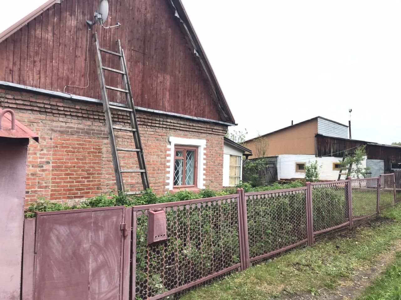 Купить дом без посредников в районе Заводский в городе Кемерово от хозяина,  продажа домов с участком от собственника в районе Заводский в городе  Кемерово. Найдено 35 объявлений.