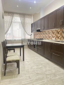 2-комн.кв., 67 м², этаж 1