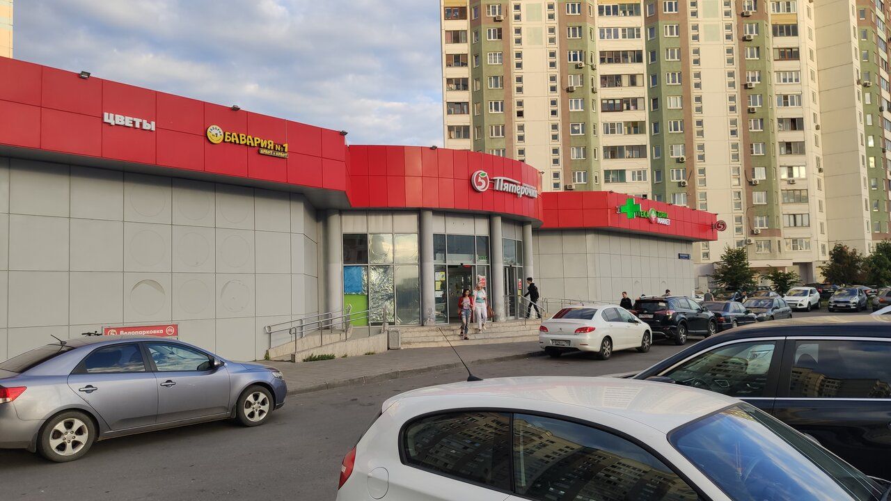 Торговом центре на ул. Наташи Качуевской, 2