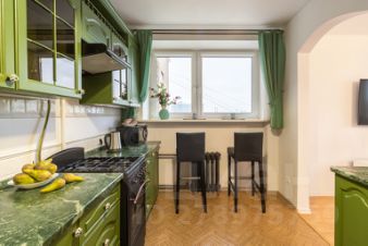 4-комн.кв., 110 м², этаж 1