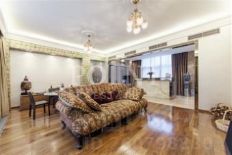 3-комн.кв., 185 м², этаж 1