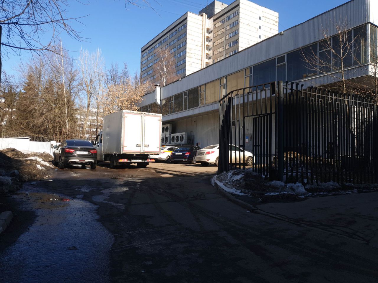 продажа помещений в ТЦ на ул. Бутлерова, 3А