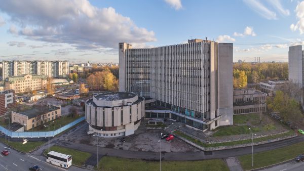 Бизнес-центр Сенатор на ул. Одоевского, 24к1