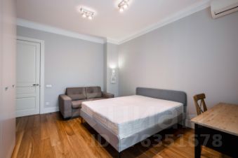 4-комн.кв., 187 м², этаж 4