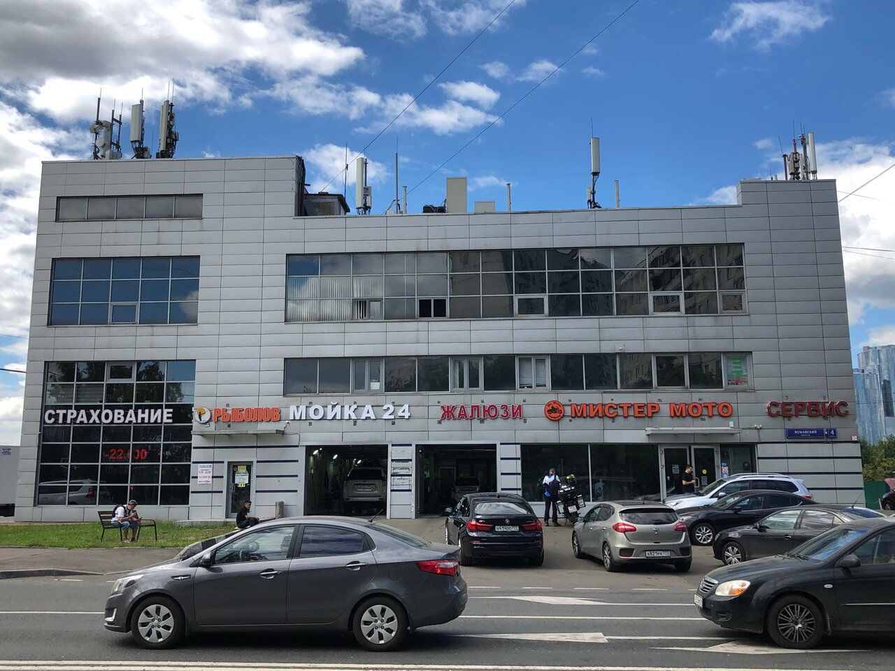 Торговом центре в Неманском проезде, 4к2