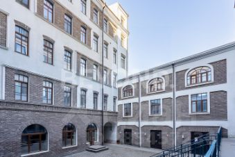 2-комн.апарт., 72 м², этаж 1