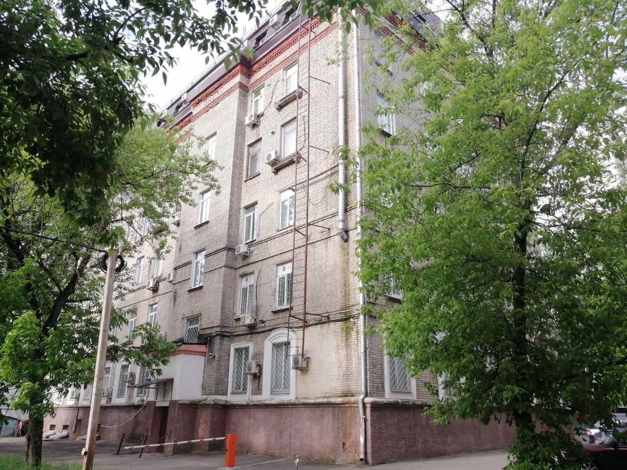 продажа помещений в БЦ на ул. 15-я Парковая, 10